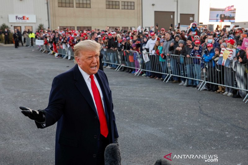 Jumlah pemilih awal pilpres melonjak, Trump dan Biden genjot kampanye