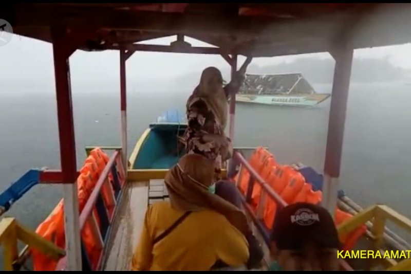 BPBD ungkap penyebab kecelakaan kapal terbalik di Danau Cikoncang