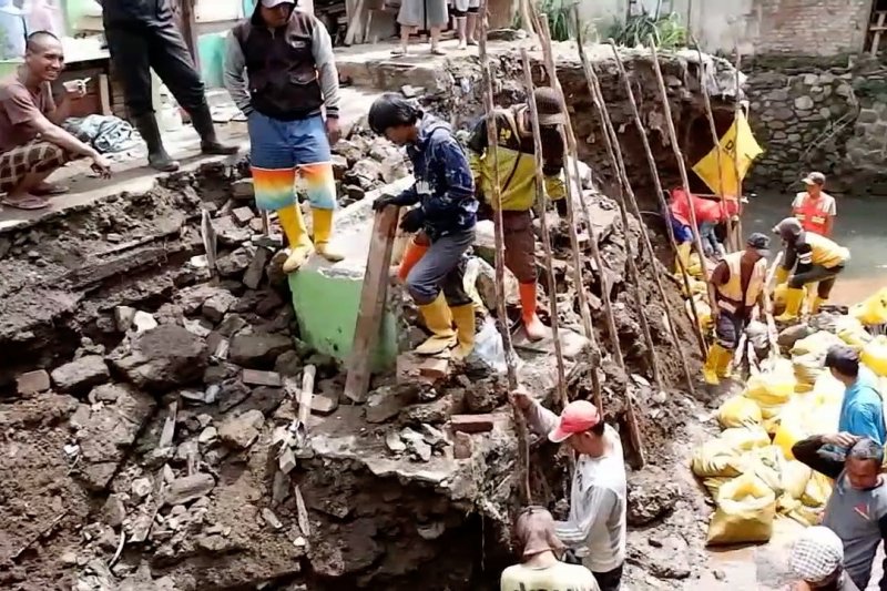 Diskar PB Bandung tingkatkan kesiapsiagaan hadapi musim hujan