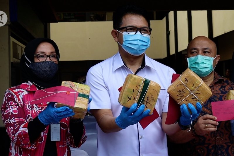 Ditresnarkoba dan BNNP Kalbar gagalkan penyelundupan narkoba lintas negara