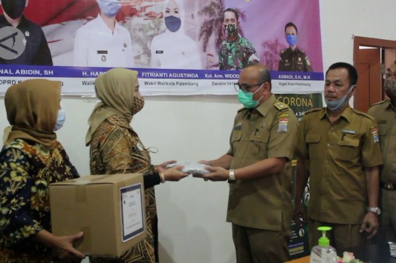 HKTI Sumsel salurkan 20.000 kemasan ramuan herbal untuk pasien COVID-19