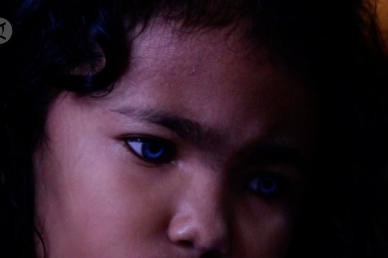 Gadis kecil bermata biru dari Pekanbaru