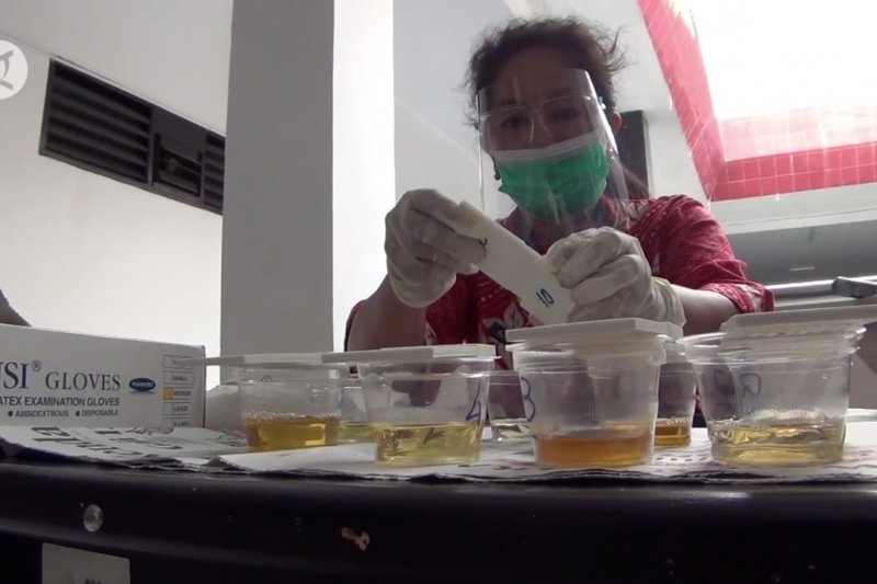 Kejaksaan Negeri Kendari lakukan tes urine bagi 60 pegawai