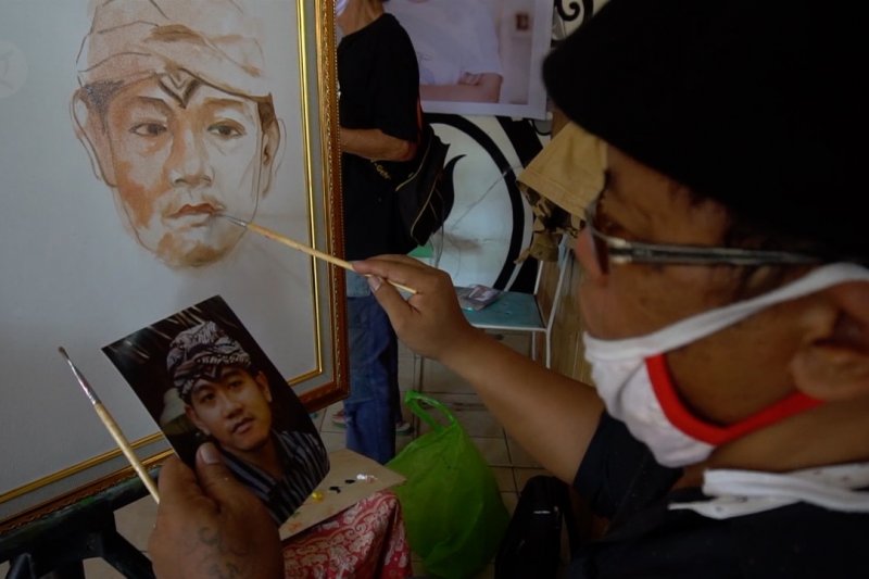 Belasan seniman Solo lukis wajah Gibran untuk dilelang