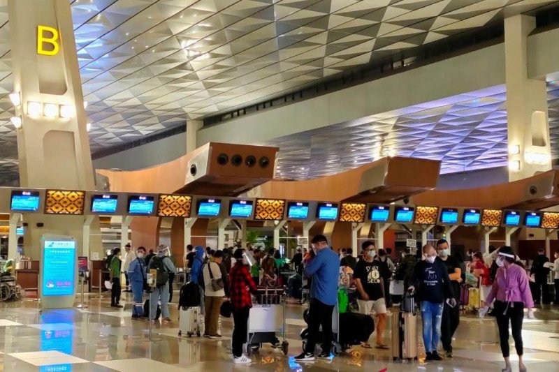 Lalu lintas penerbangan di bandara AP II naik 19 persen pada Oktober
