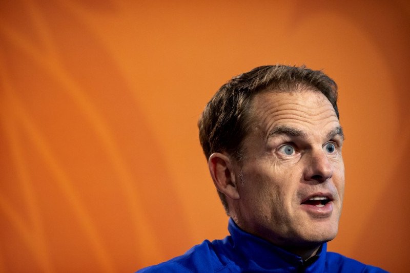 Frank de Boer tak mau ada laga persahabatan