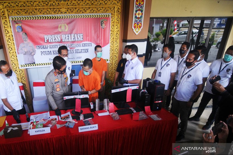 Polda Kalsel ungkap kejahatan siber pembobolan akun pulsa