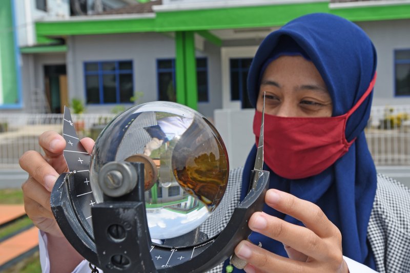 Peringatan dini cuaca buruk di Indonesia