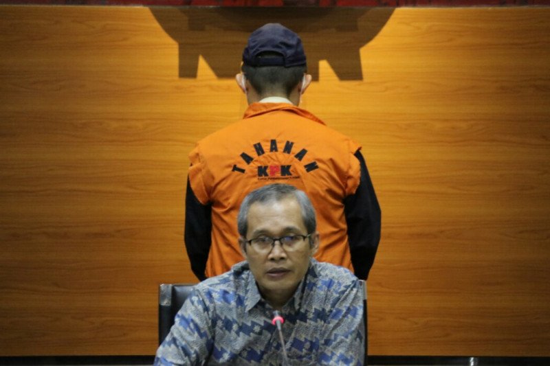 KPK menahan Wali Kota Dumai