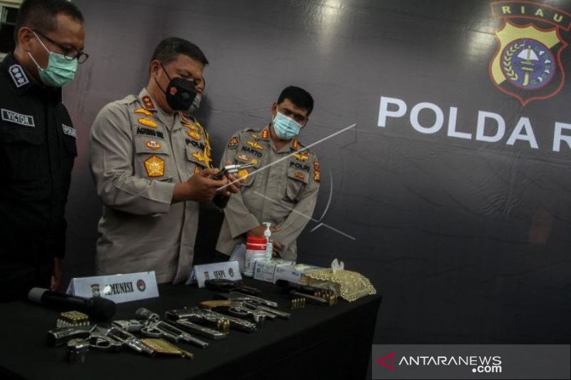 Penangkapan Senjata Api dan Sabu-Sabu Di Polda Riau 