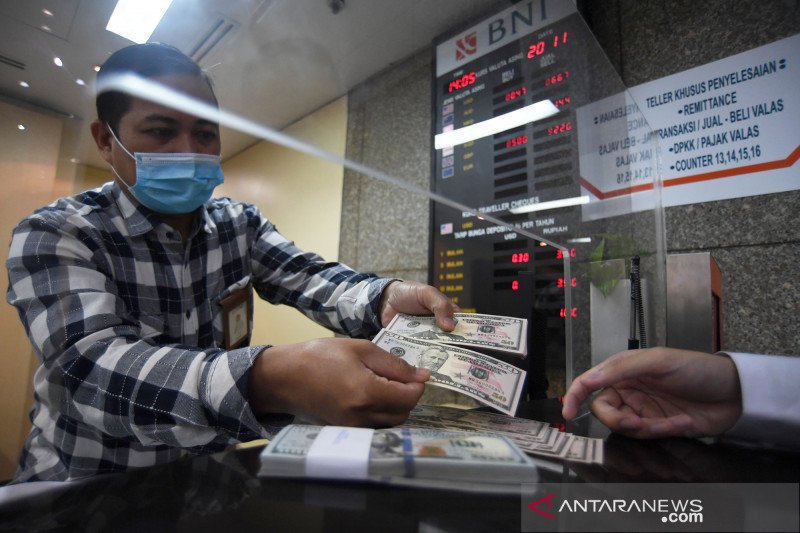 Rupiah melemah