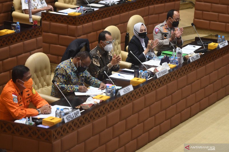 Raker Komisi V DPR dan Kemenhub bahas mudik Nataru