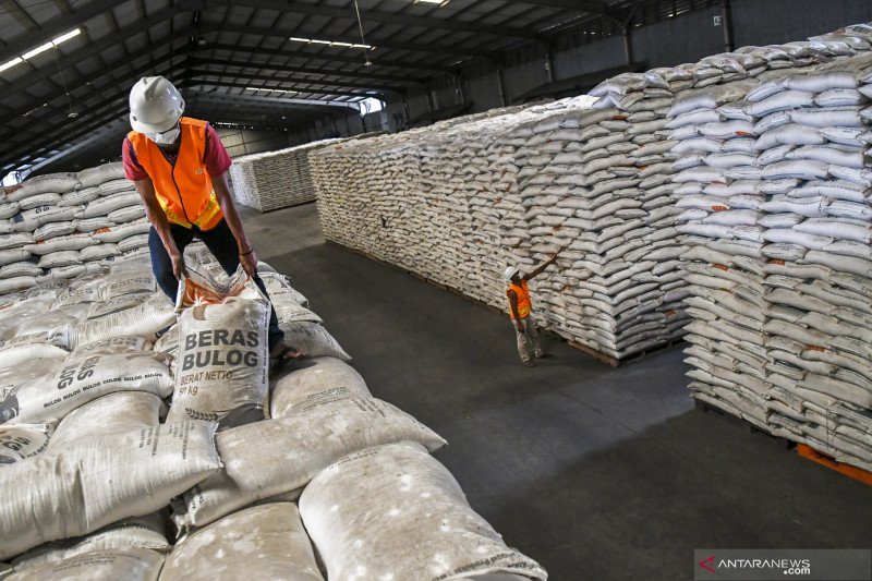 Stok beras menjelang akhir tahun