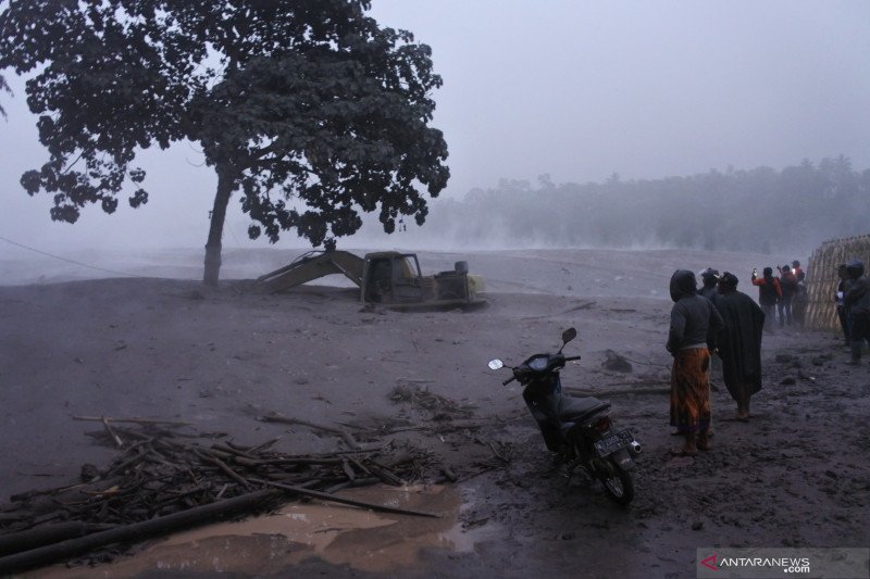 Banjir Lahar Dingin Gunung Semeru - ANTARA News