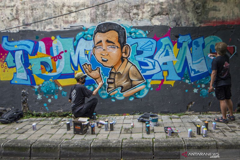 Grafiti kritik penanganan COVID-19