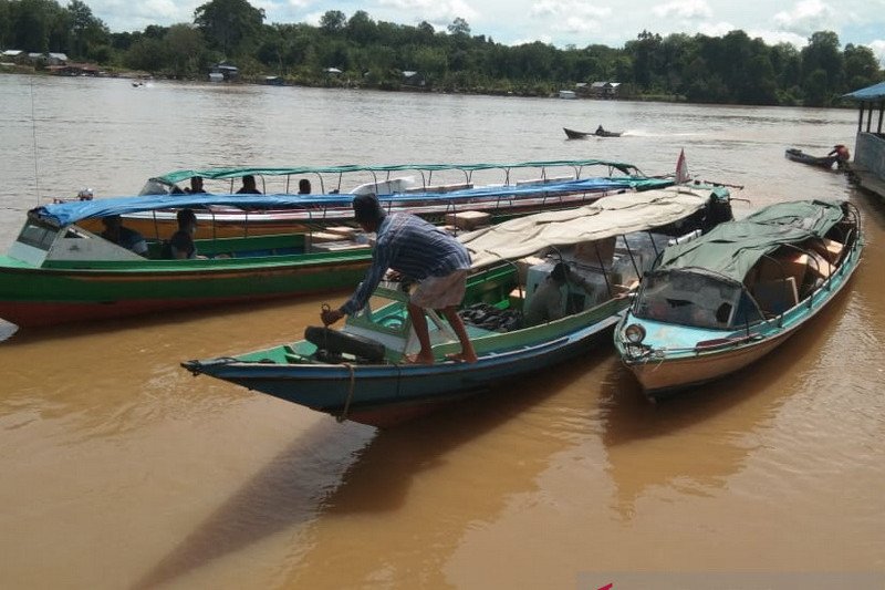 Gunakan kelotok, KPU Palangka Raya distribusikan logistik Pilkada