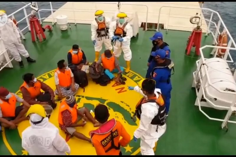Basarnas Pangkalpinang evakuasi 7 ABK yang tenggelam di Pangkalan Bun