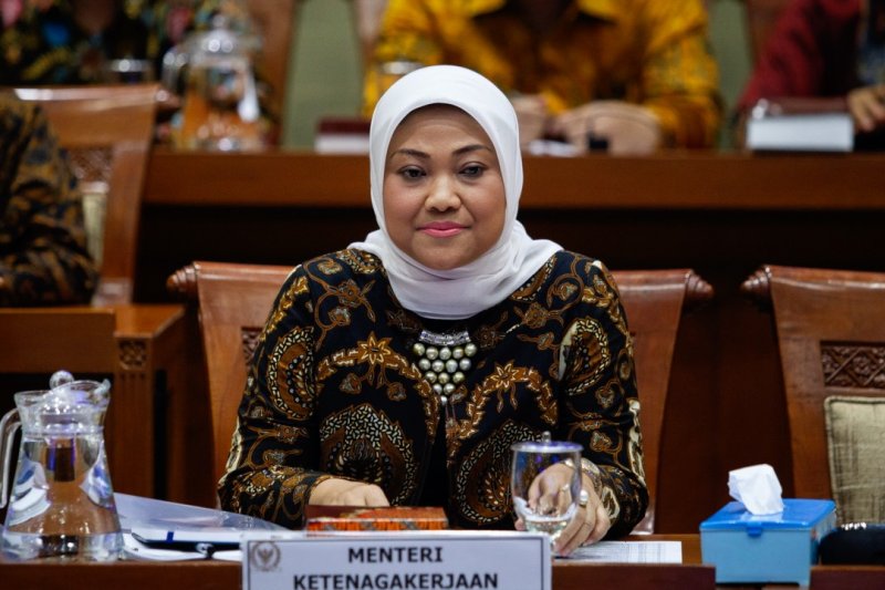 Menaker Ida Fauziyah positif COVID-19