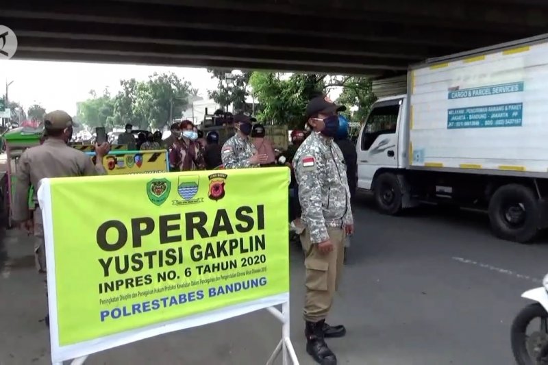 Pemkot Bandung akan evaluasi sektor ekonomi yang direlaksasi