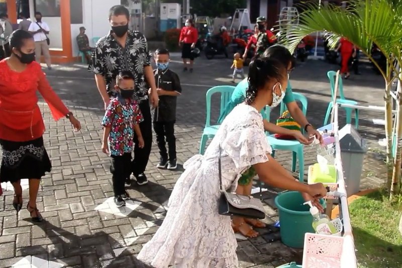 Terapkan 3M, pelaksanaan ibadah Natal di Ternate berjalan aman