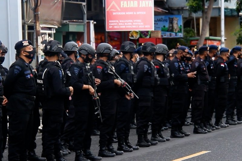 Jelang tahun baru, ratusan personel gabungan bersiaga di pusat keramaian Kota Ternate