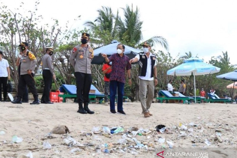 Gubernur-Kapolda Bali pantau protokol kesehatan di destinasi wisata