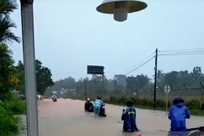 Terjebak banjir Tanjungpinang