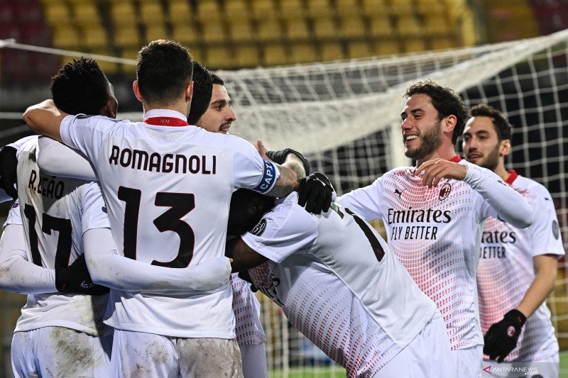AC Milan kembali puncaki klasemen setelah tundukkan Benevento 2-0
