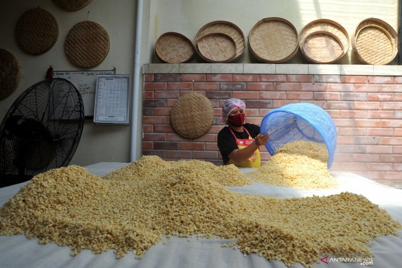 Produksi olahan kedelai lokal