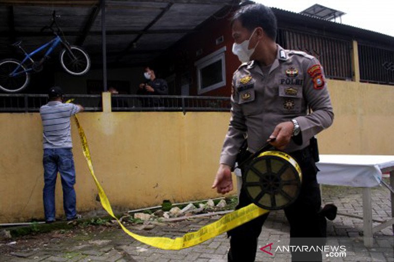 Penggerebekan rumah terduga teroris di Makassar