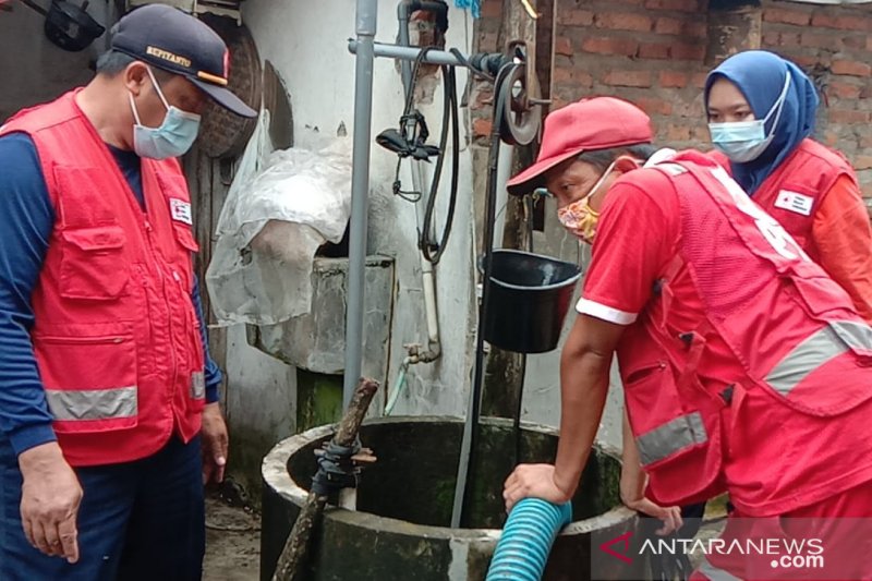 PMI normalisasi sumur pascabanjir di Jember