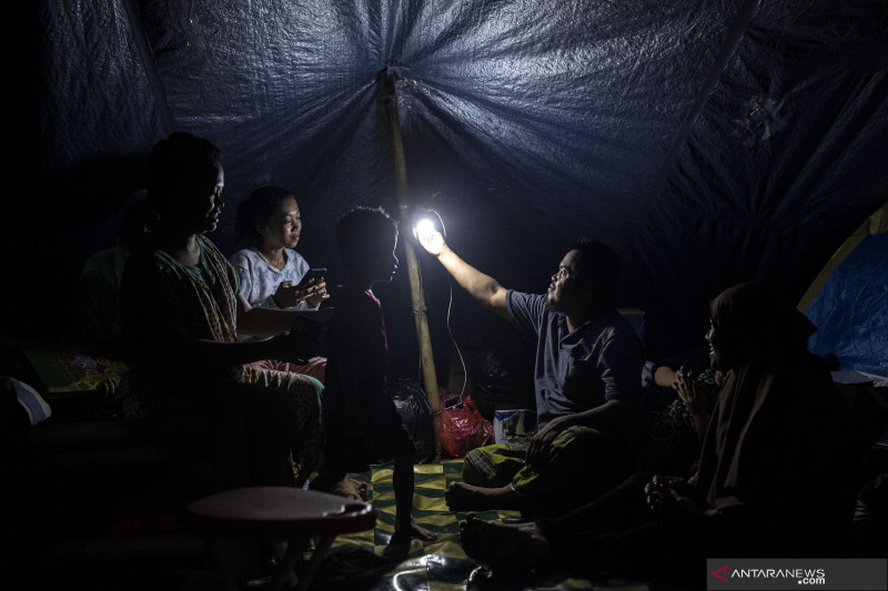 Pengungsi korban gempa bumi di Sulawesi Barat