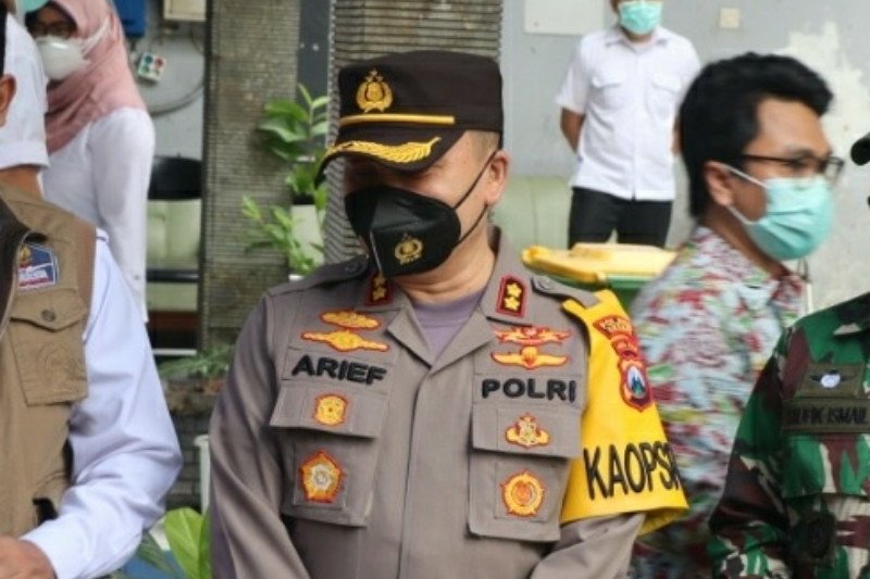 Polisi Gresik kejar penyebar hoaks vaksinasi tewaskan Kasdim 0817