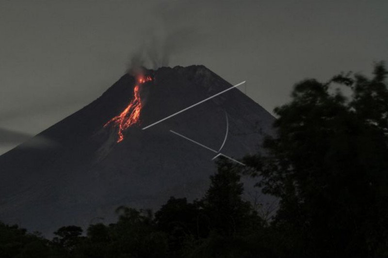 Gunung Merapi luncurkan awan panas guguran sejauh 1.000 meter