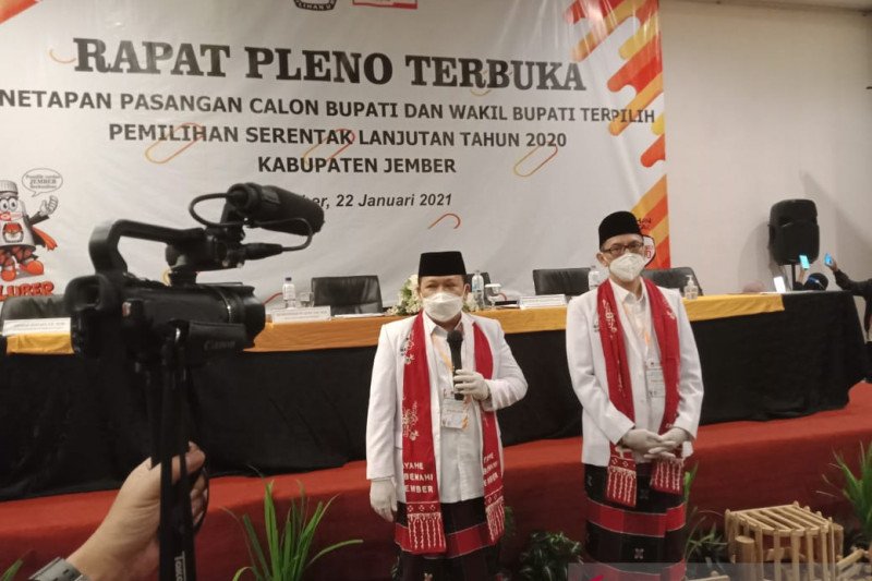 KPU Jember tetapkan Hendy-Firjaun sebagai Bupati dan Wabup terpilih