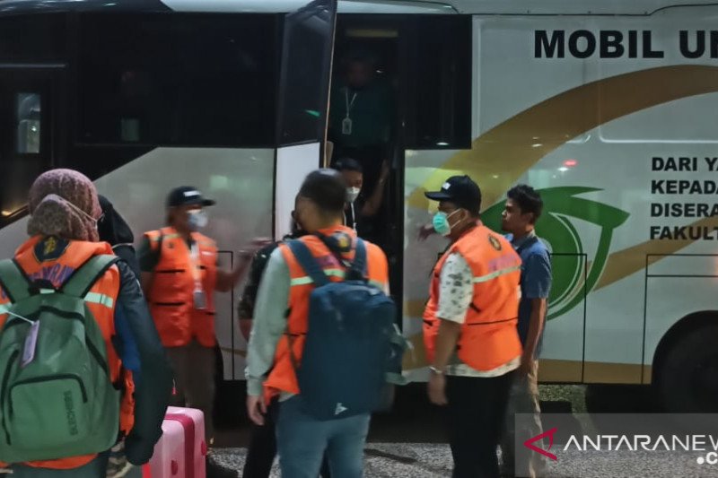 FK UB-RSSA berangkatkan 23 nakes ke Mamuju