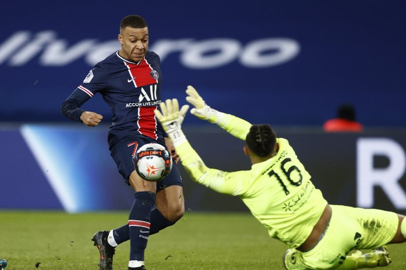 Dua gol Kylian Mbappe bantu PSG lumat Montpellier skor 4-0