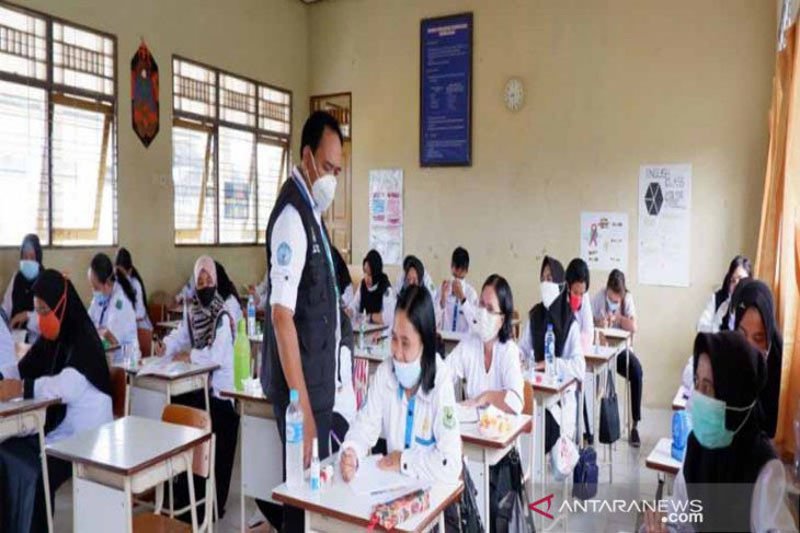 3.544 guru kontrak di Kapuas ikuti uji kompetensi