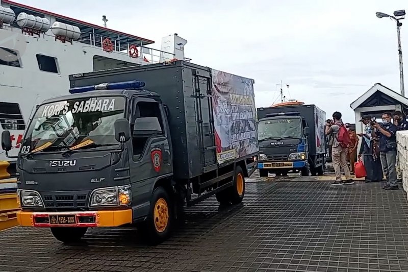Polda Malut kirim seribu paket sembako untuk pengungsi banjir di Halmahera Utara