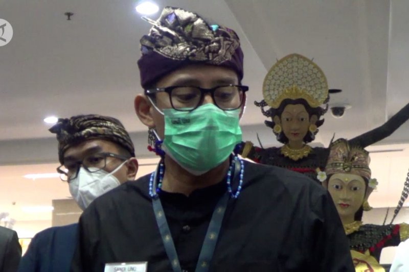 Berkantor di Bali, Sandiaga Uno bahas konsep datangkan wisman