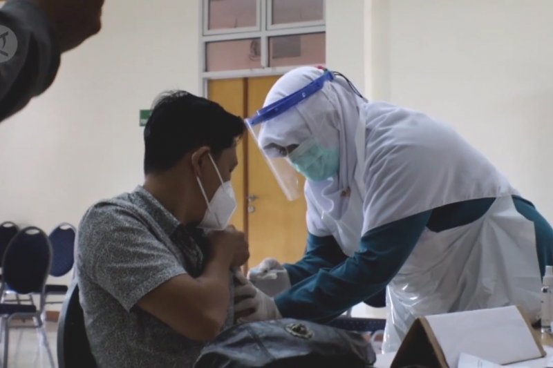 Juru bicara vaksinasi: Risiko terkena COVID-19 hanya 30% setelah divaksin
