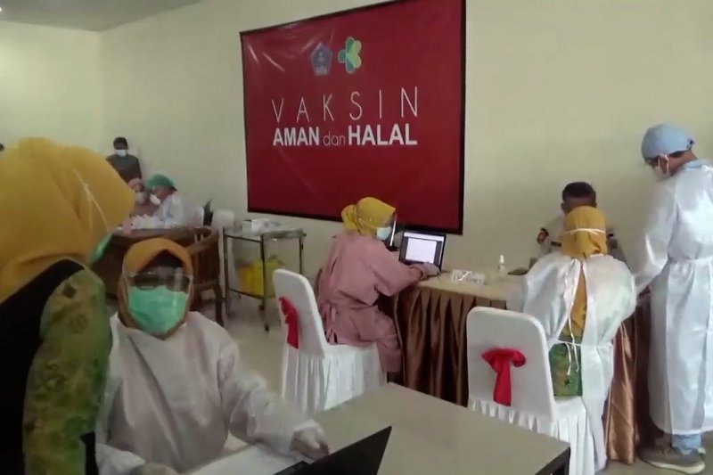 MUI Sultra imbau masyarakat pentingnya vaksinasi COVID-19