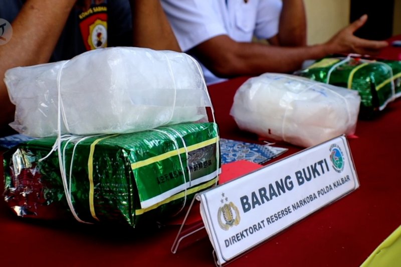 Polda Kalbar musnahkan 4 kg sabu dan 498 pil ekstasi