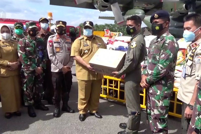 Pesawat Hercules angkut 18 ton bantuan Sultra ke Sulbar