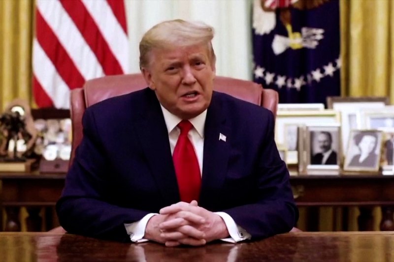Trump mengutuk massa Capitol, mengabaikan pemakzulan