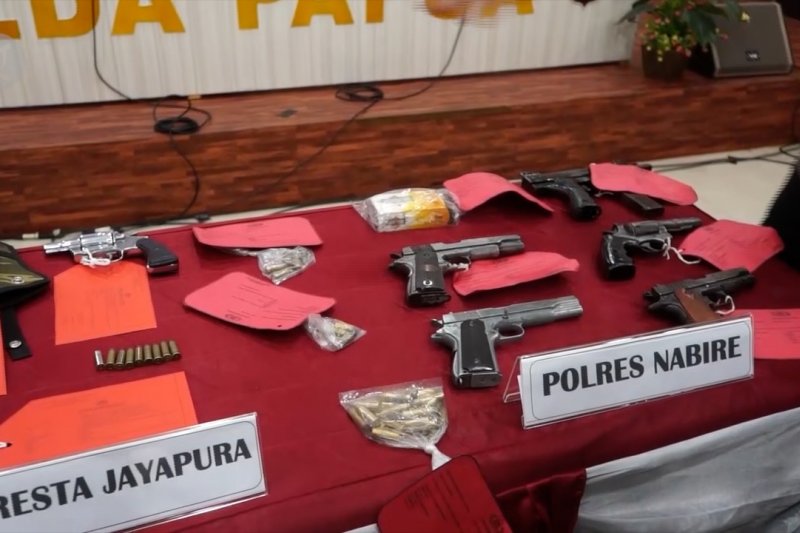 Diduga akan dijual ke KKB, 4 pucuk senpi asal Filipina disita di Nabire