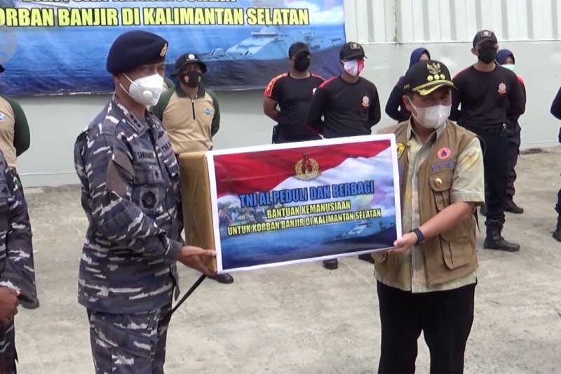 TNI AL salurkan bantuan logistik korban banjir Kalsel