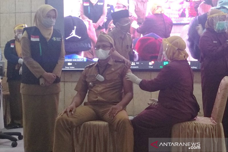 Lima pimpinan daerah Garut tidak memenuhi syarat disuntik vaksin