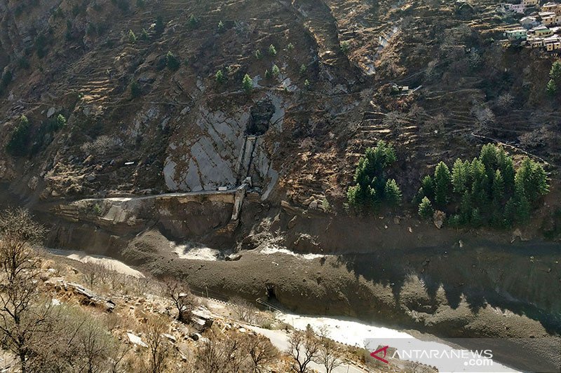 Ratusan orang dikhawatirkan tewas akibat semburan gletser di India