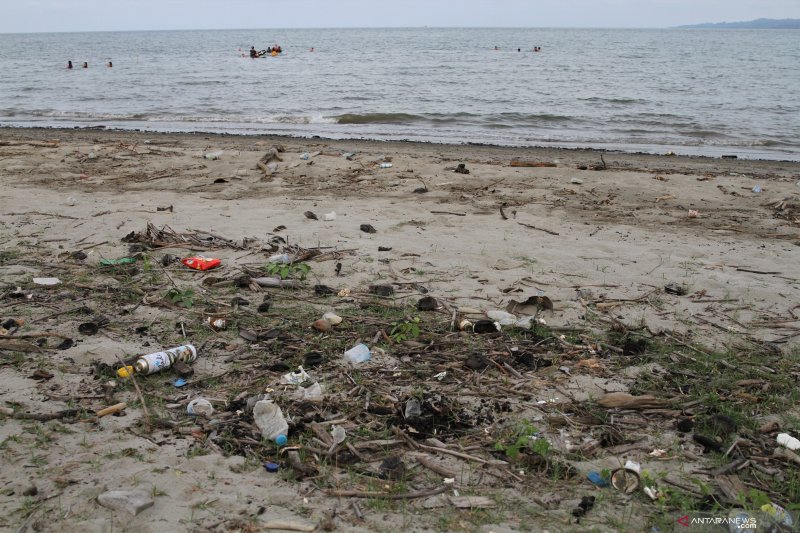 LOKASI WISATA PANTAI TERCEMAR LIMBAH PABRIK SMELTER